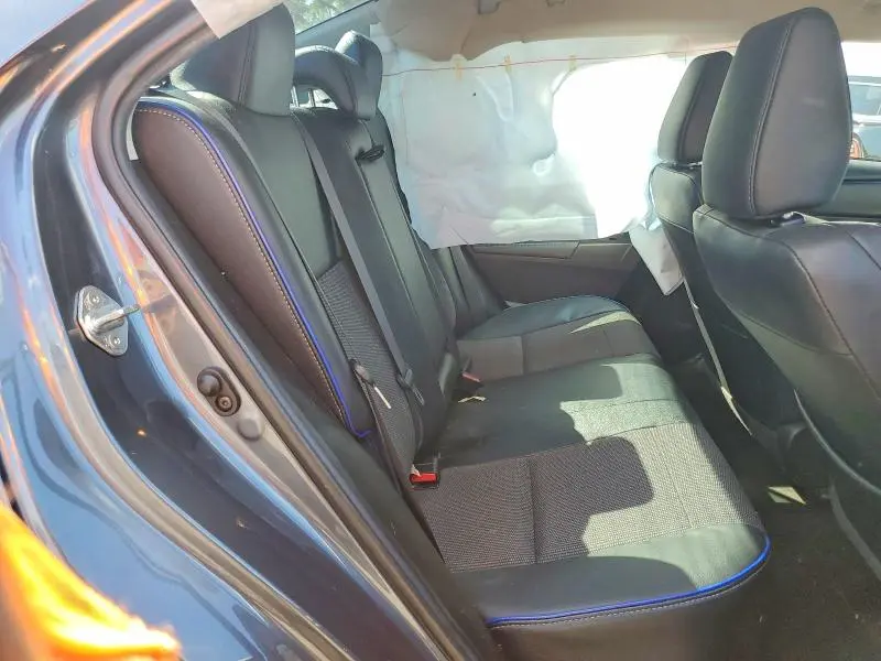 2018 TOYOTA COROLLA SE  