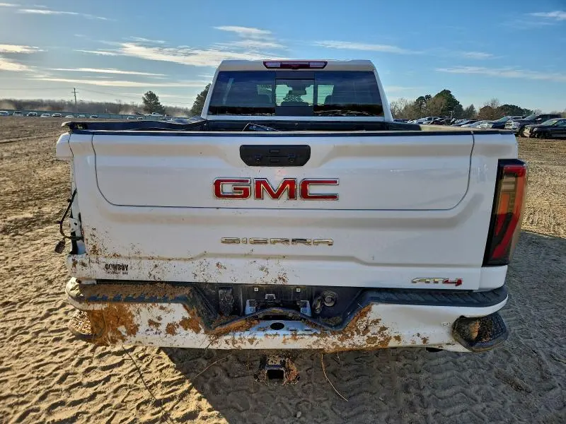 2025 GMC SIERRA K2500 AT4  