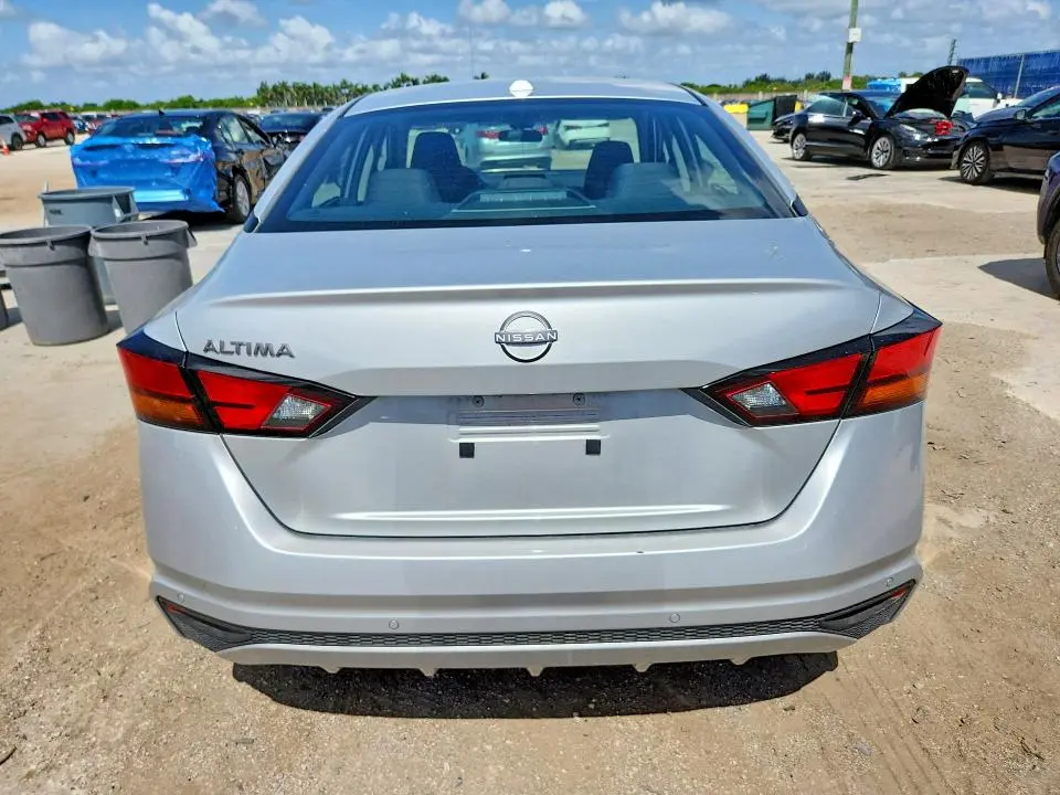 2025 NISSAN ALTIMA SV  