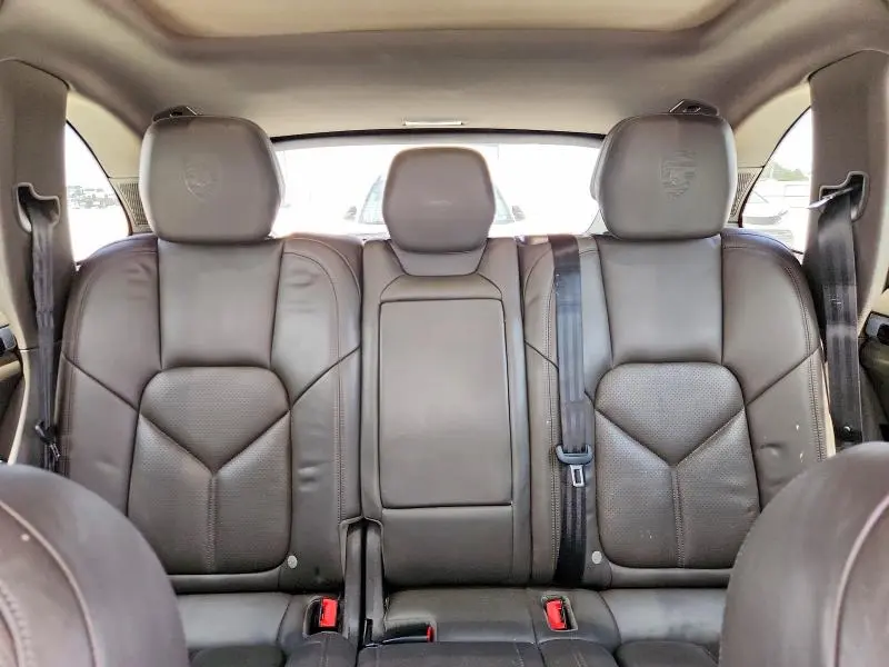 2018 PORSCHE CAYENNE   