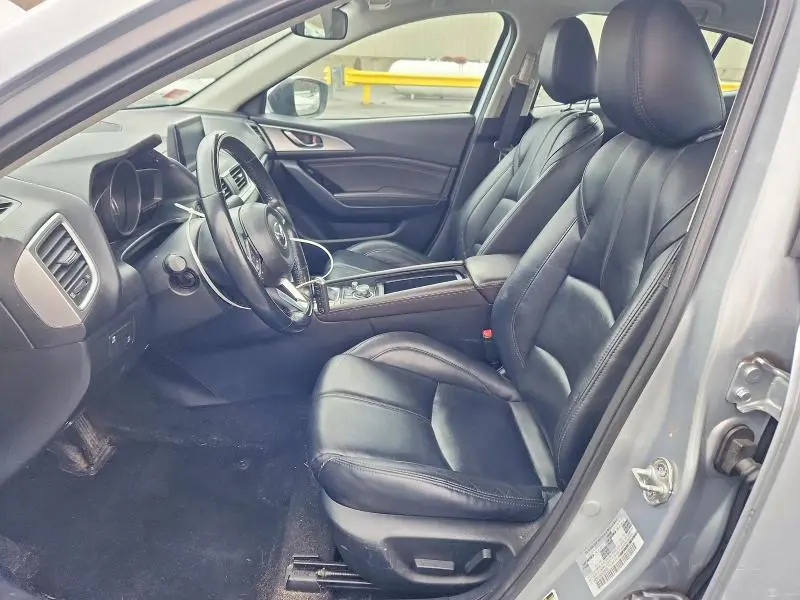 2018 MAZDA 3 TOURING  