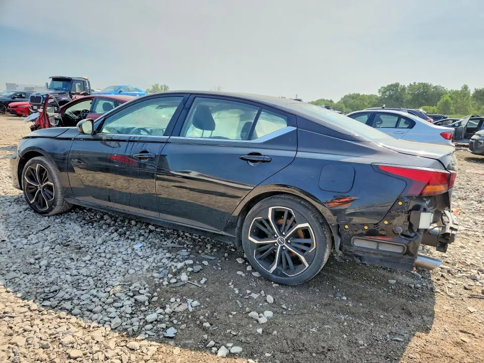 2023 NISSAN ALTIMA SR  