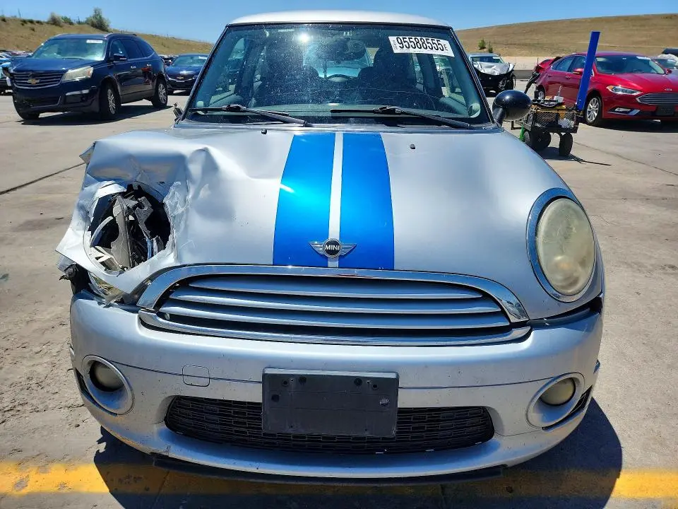 2010 MINI COOPER   