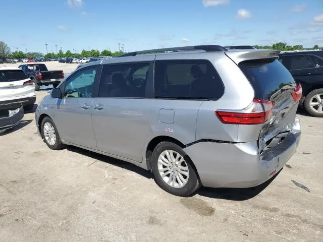 2017 TOYOTA SIENNA XLE  