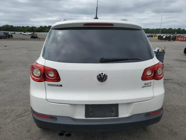 2011 VOLKSWAGEN TIGUAN S  