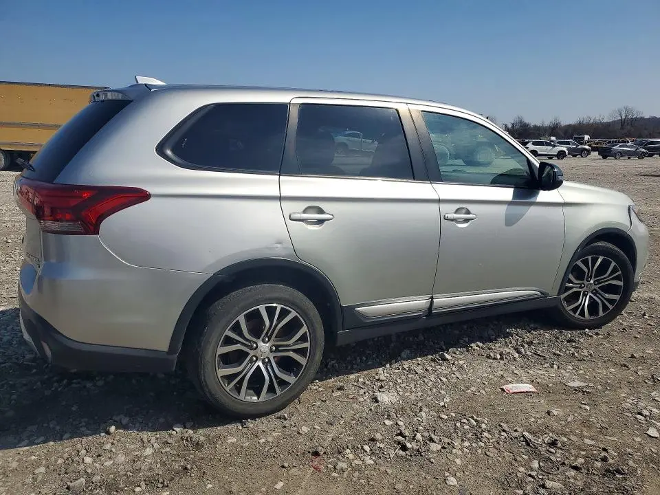 2018 MITSUBISHI OUTLANDER SE  