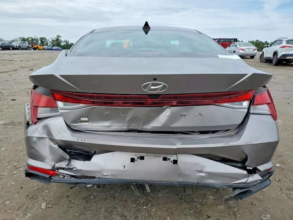 2023 HYUNDAI ELANTRA SEL  