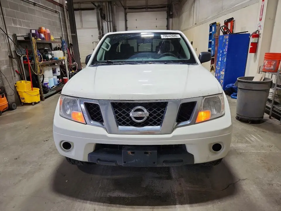 2019 NISSAN FRONTIER SV V6  
