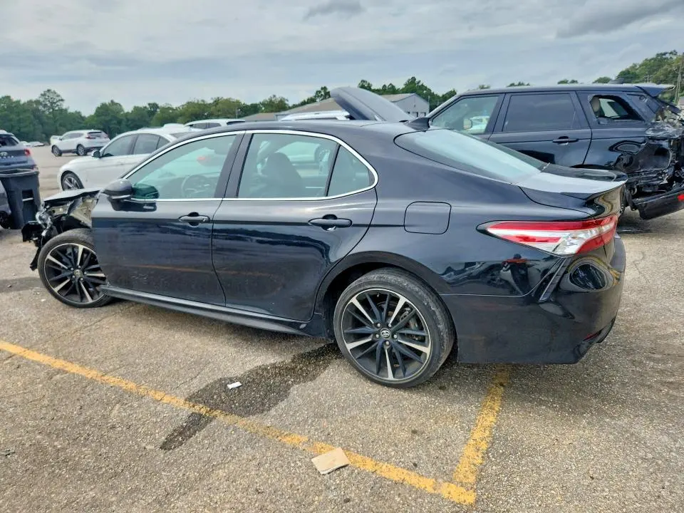 2020 TOYOTA CAMRY XSE  