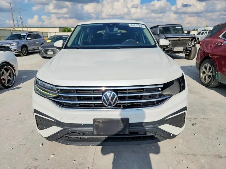2023 VOLKSWAGEN TIGUAN SE  