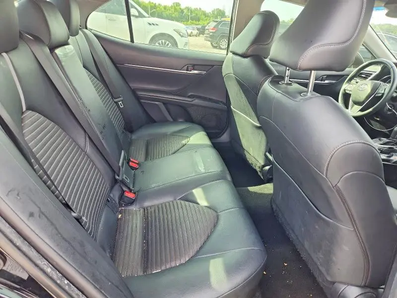 2018 TOYOTA CAMRY SE  