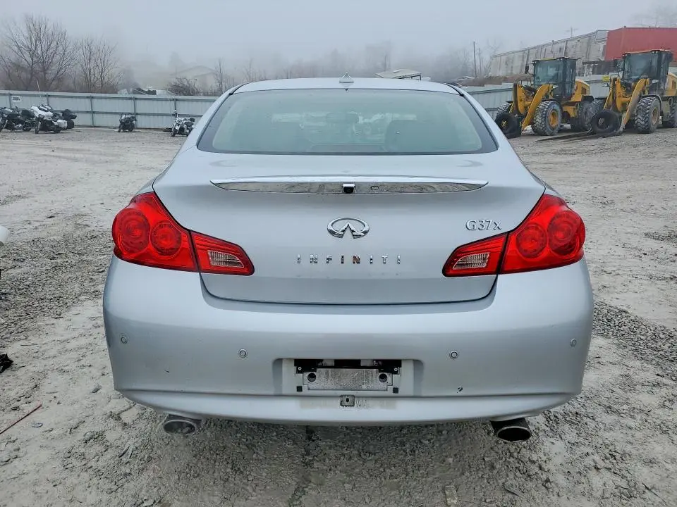 2013 INFINITI G37   