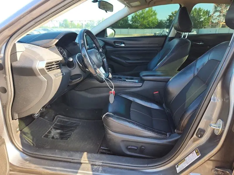 2019 NISSAN ALTIMA SR  