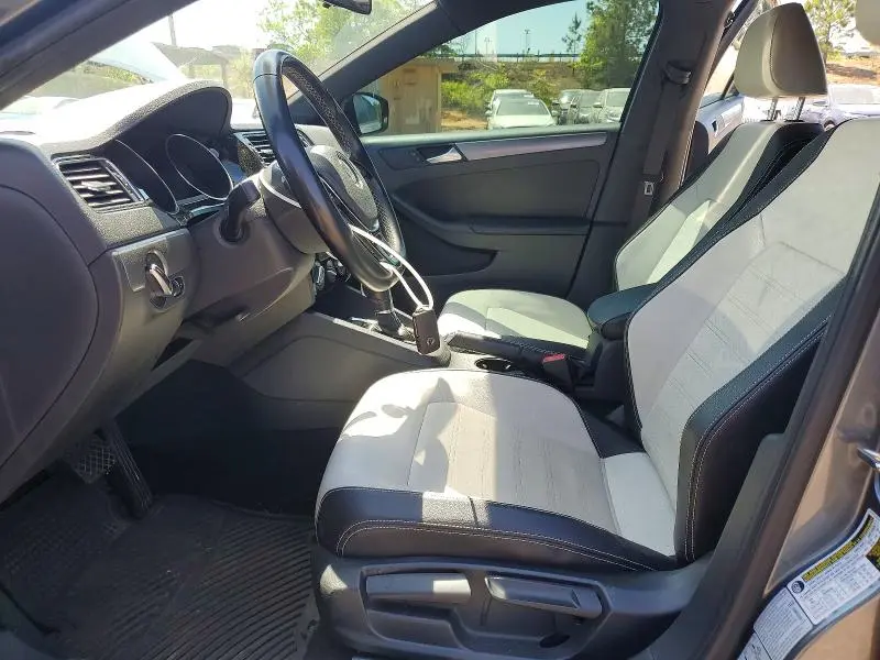 2016 VOLKSWAGEN JETTA SPORT  