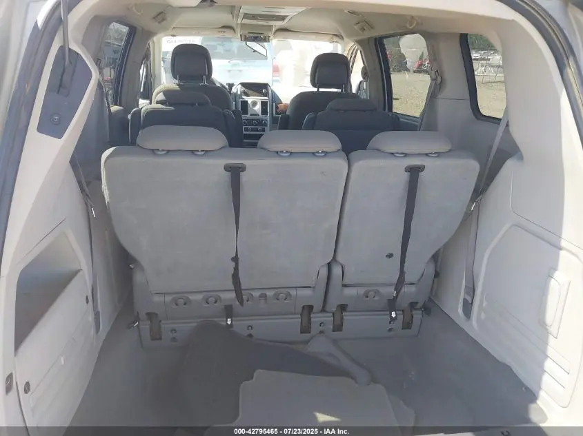 2010 CHRYSLER TOWN & COUNTRY TOURING