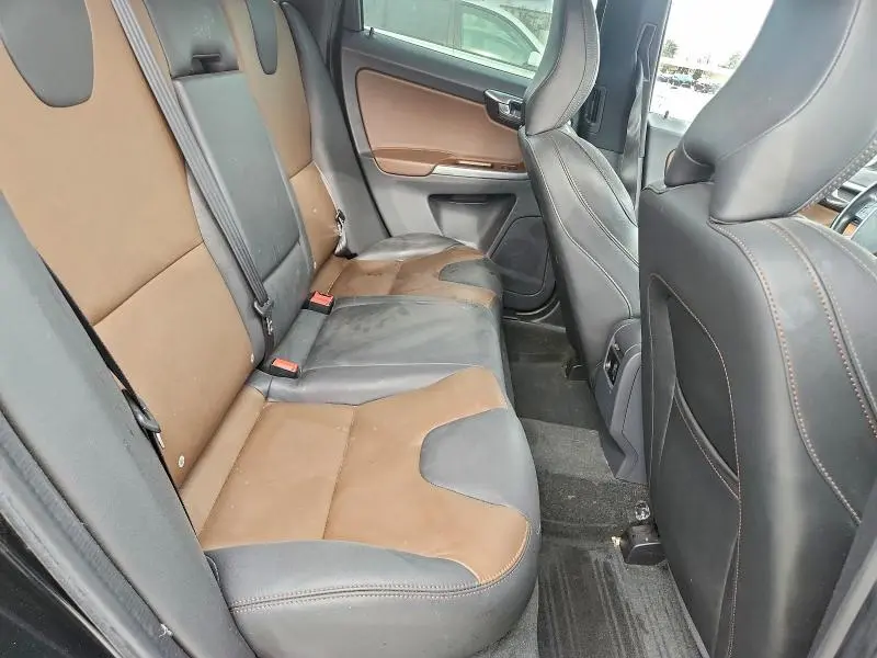 2016 VOLVO XC60 T6 PLATINUM  