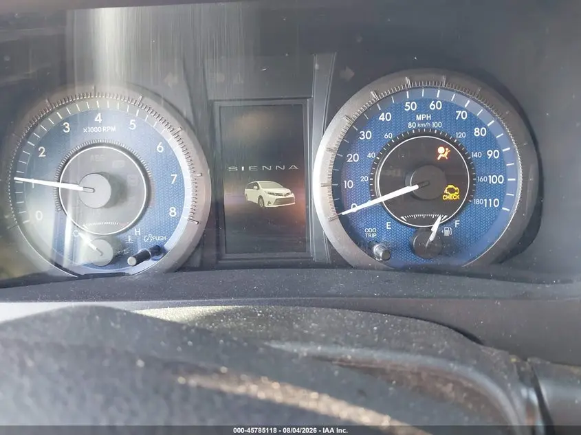2020 TOYOTA SIENNA XLE