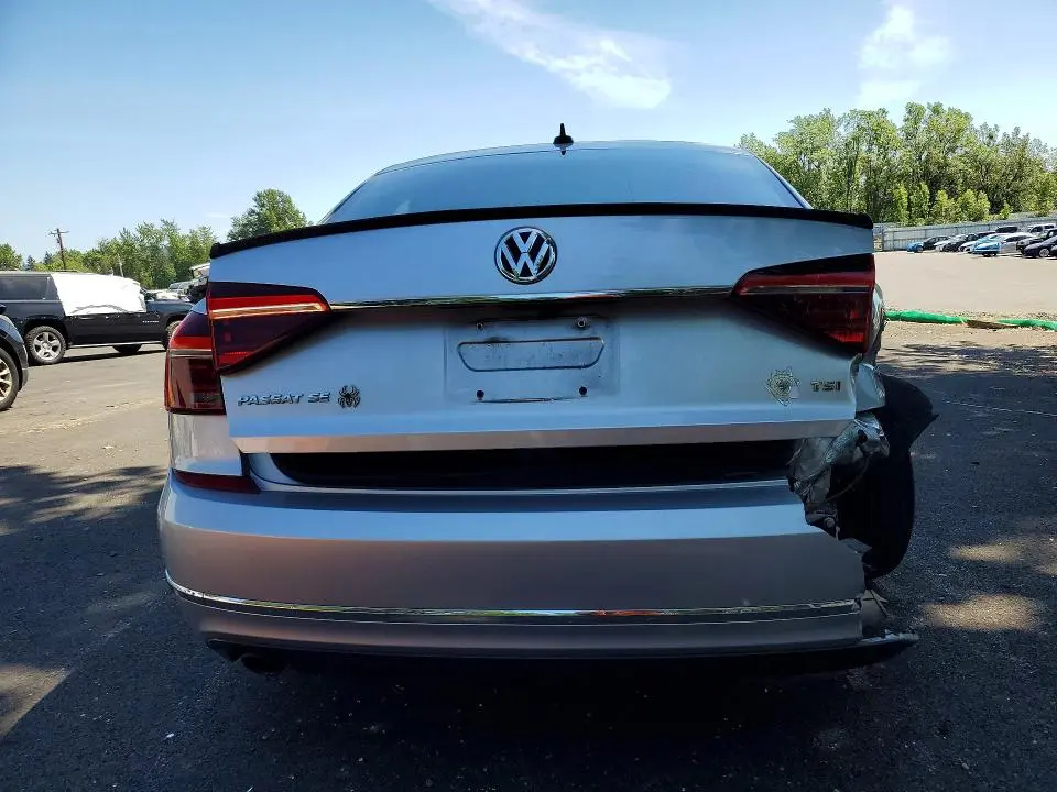 2017 VOLKSWAGEN PASSAT SE  
