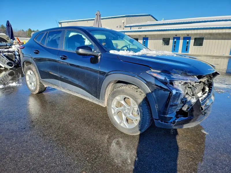 2025 CHEVROLET TRAX LS  