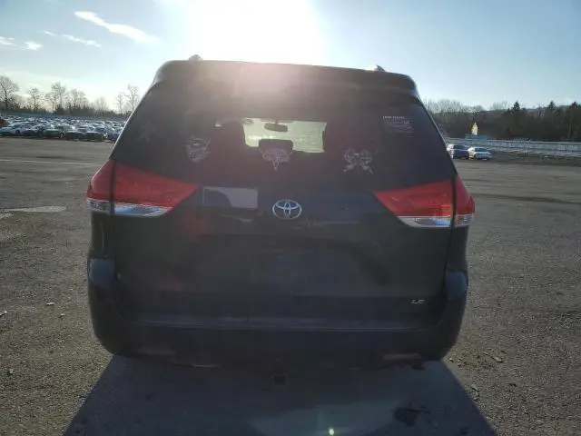 2011 TOYOTA SIENNA LE  
