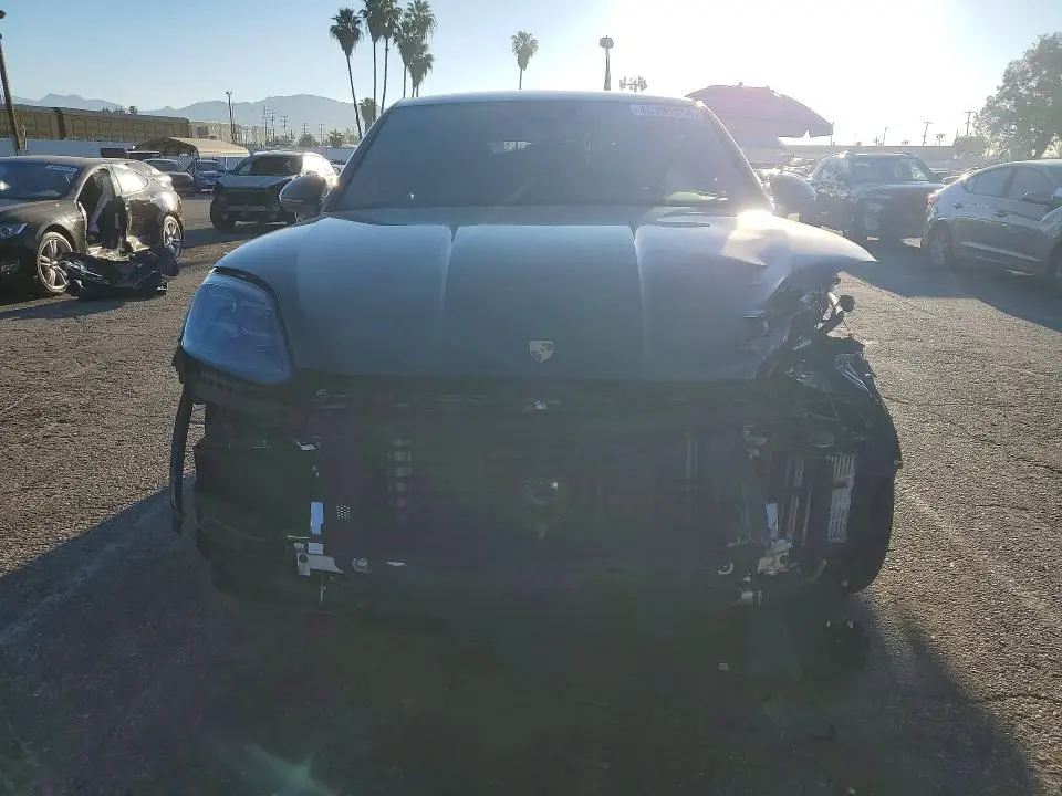 2025 PORSCHE CAYENNE COUPE  