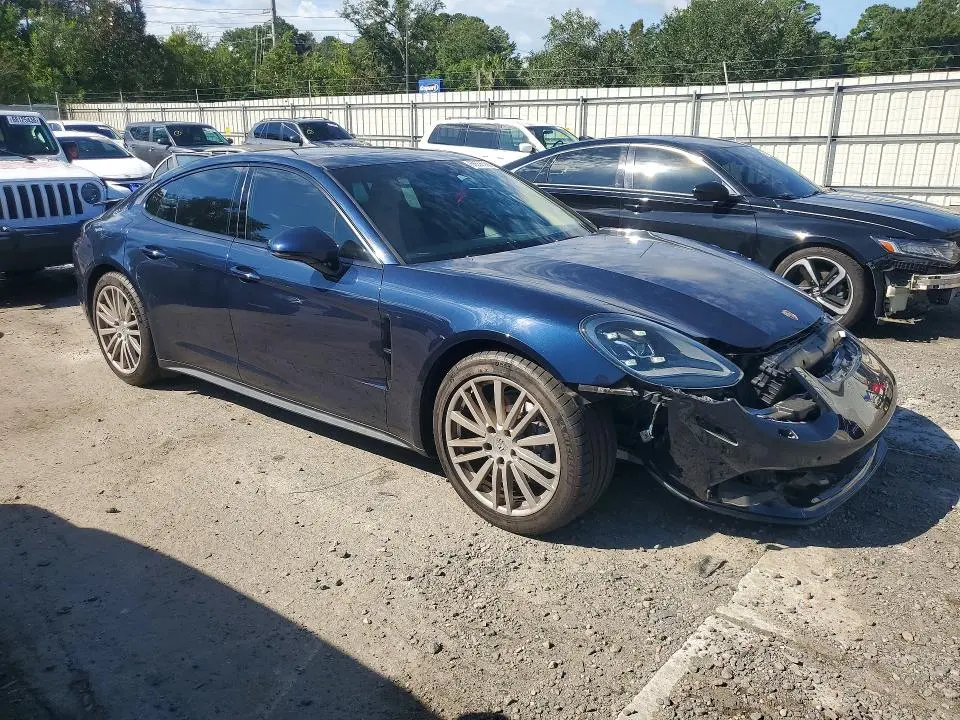 2018 PORSCHE PANAMERA 4  