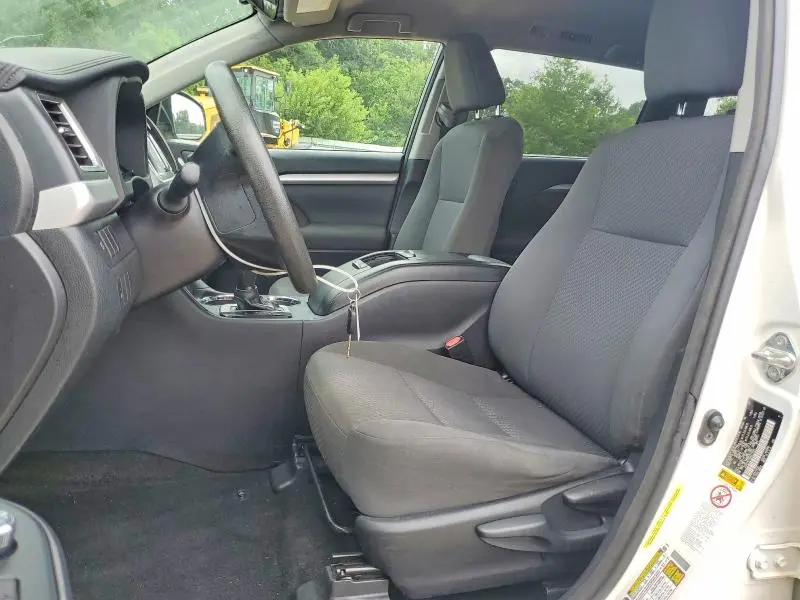 2017 TOYOTA HIGHLANDER LE  