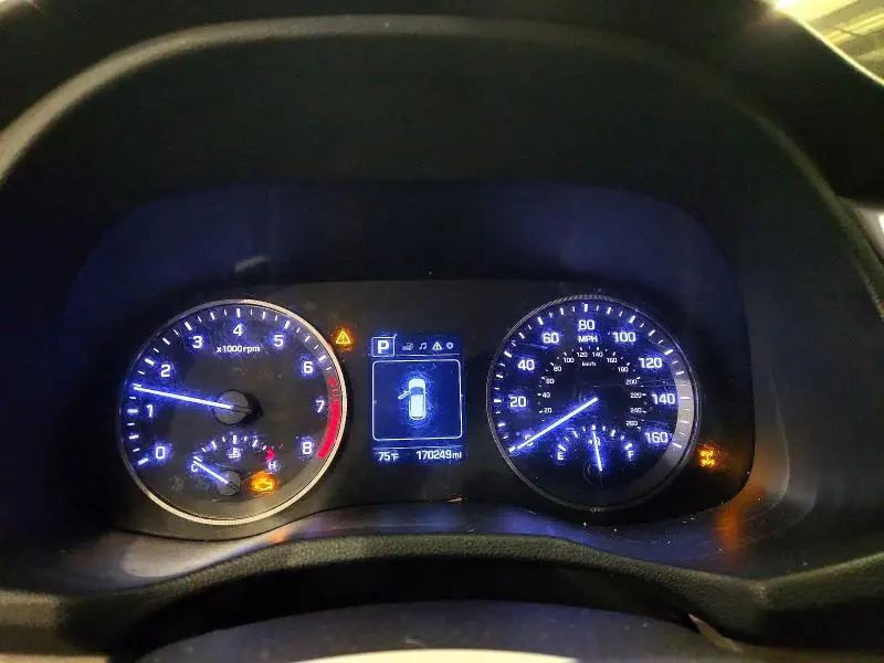 2017 HYUNDAI TUCSON SE  