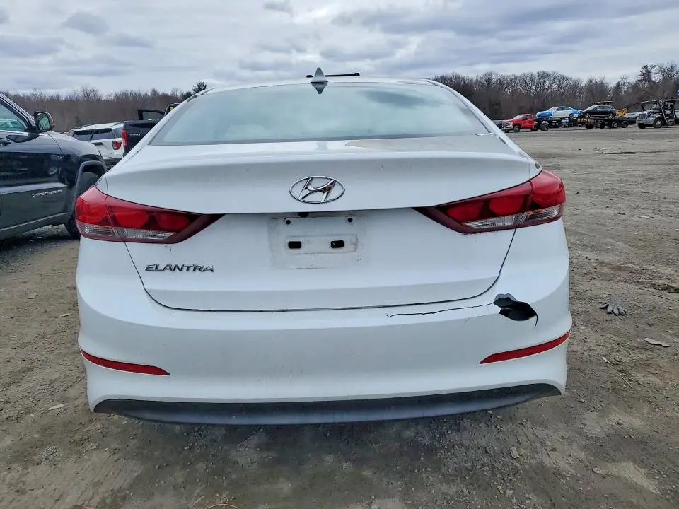 2017 HYUNDAI ELANTRA SE  
