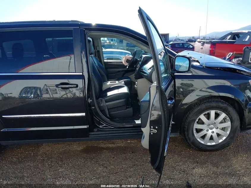 2016 CHRYSLER TOWN & COUNTRY TOURING