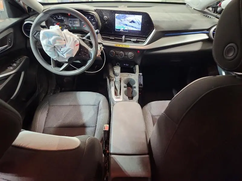 2025 CHEVROLET TRAX LS  