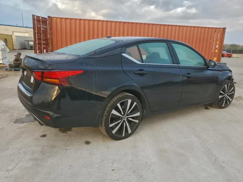 2022 NISSAN ALTIMA SR  