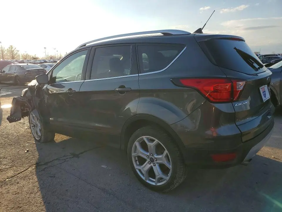 2019 FORD ESCAPE TITANIUM  
