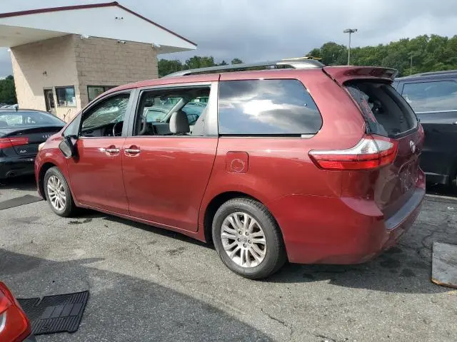 2016 TOYOTA SIENNA XLE
