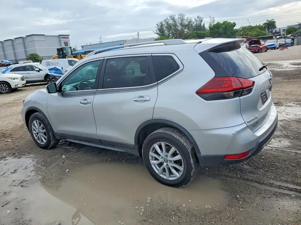 2018 NISSAN ROGUE SV  
