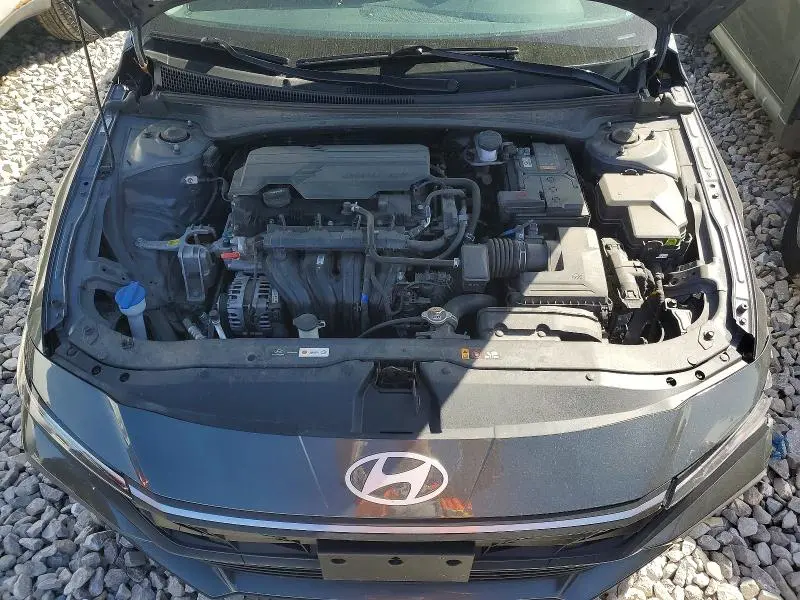 2024 HYUNDAI ELANTRA SE  