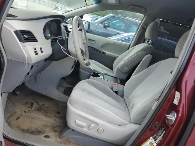 2013 TOYOTA SIENNA LE  