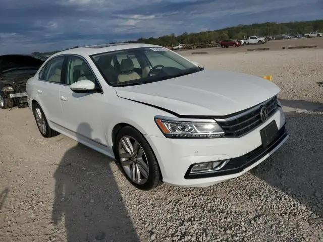 2017 VOLKSWAGEN PASSAT SE  