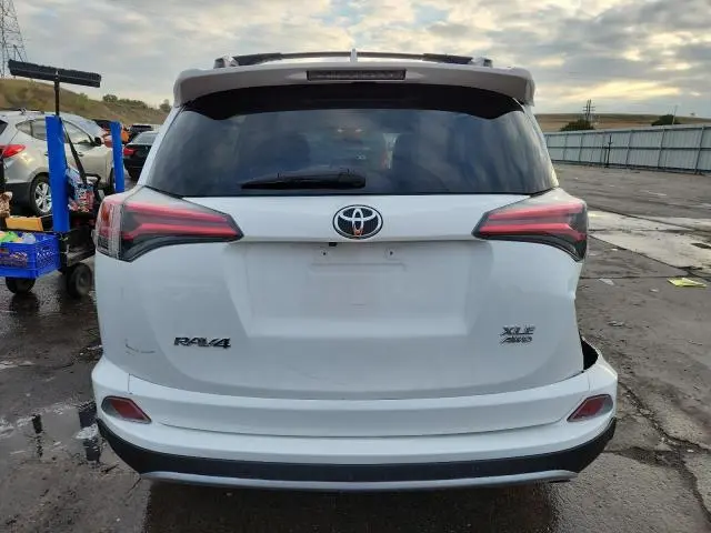 2017 TOYOTA RAV4 XLE  
