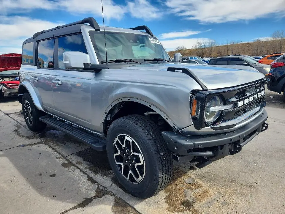 2024 FORD BRONCO OUTER BANKS  