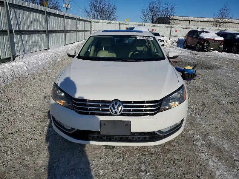 2013 VOLKSWAGEN PASSAT SEL  