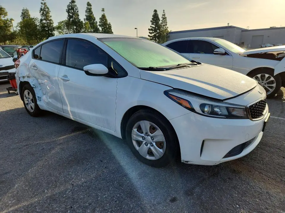 2017 KIA FORTE LX  