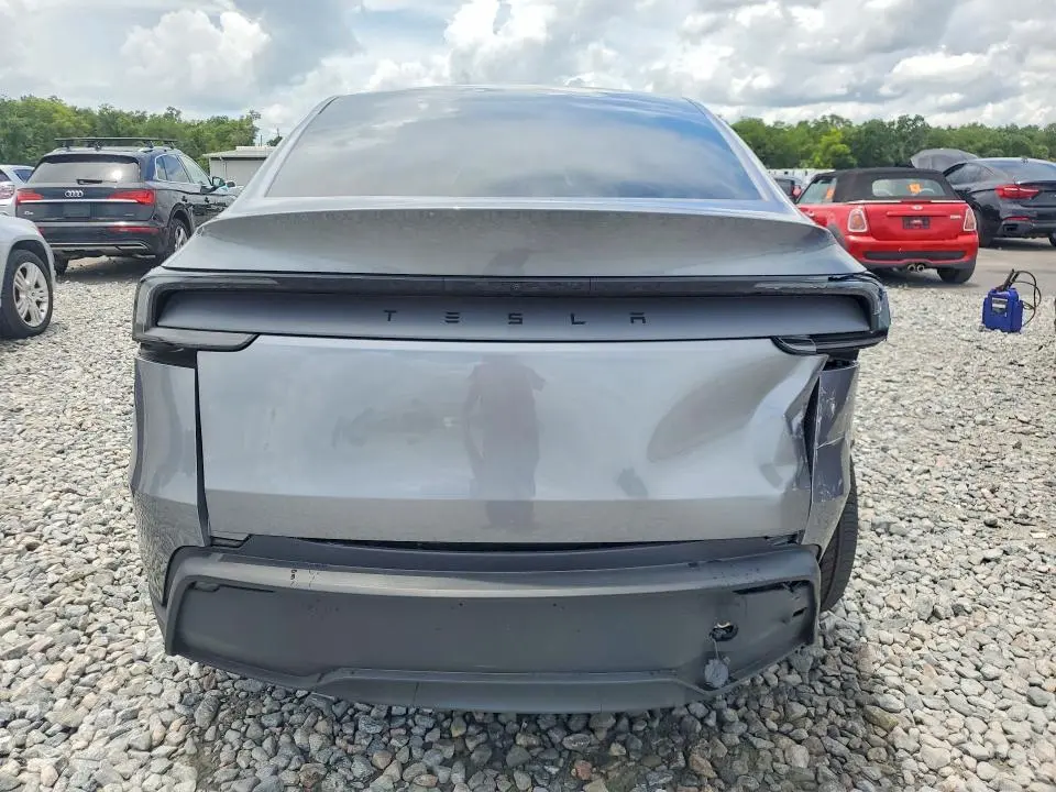 2026 TESLA MODEL Y   