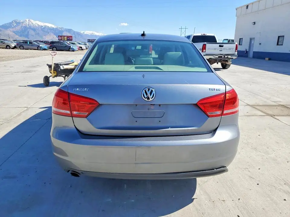 2014 VOLKSWAGEN PASSAT SE  