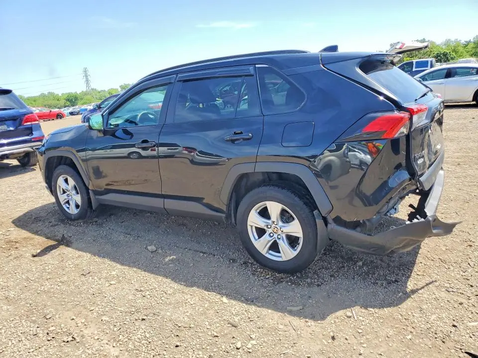2021 TOYOTA RAV4 XLE  