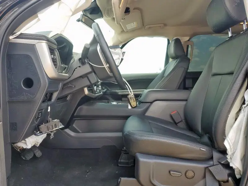 2023 FORD EXPEDITION XLT  