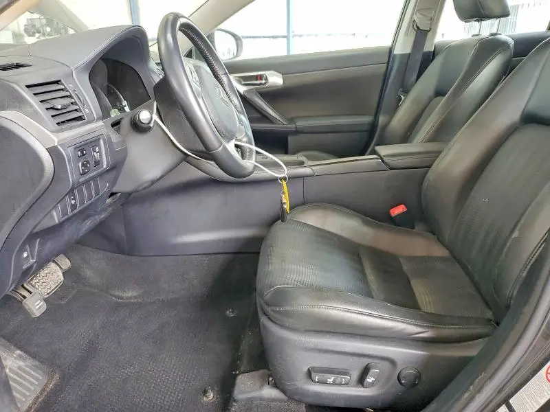 2011 LEXUS CT 200  