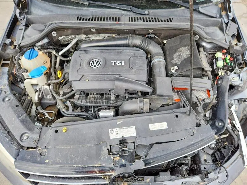 2015 VOLKSWAGEN JETTA SE  