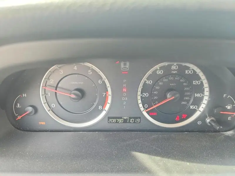 2011 HONDA ACCORD LX  