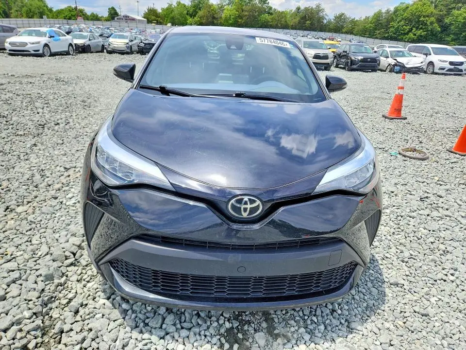 2020 TOYOTA C-HR XLE  